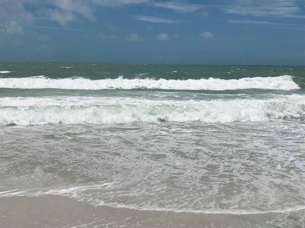 In Strandnähe, Liegestühle, Strandtücher