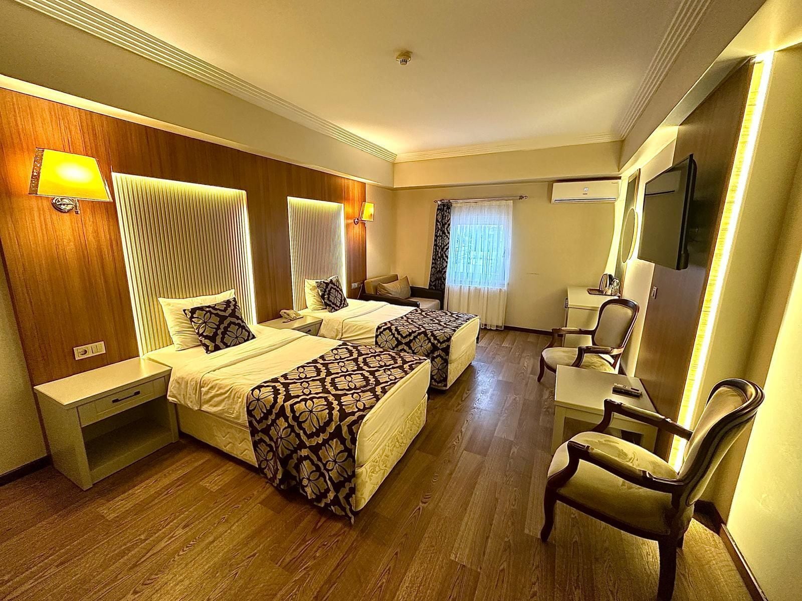 Standard Double or Twin Room | Minibar, in-room safe, desk, soundproofing