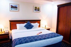 华丽客房, 1 张特大床 | 客房内保险箱、遮光窗帘、隔音、熨斗/熨板