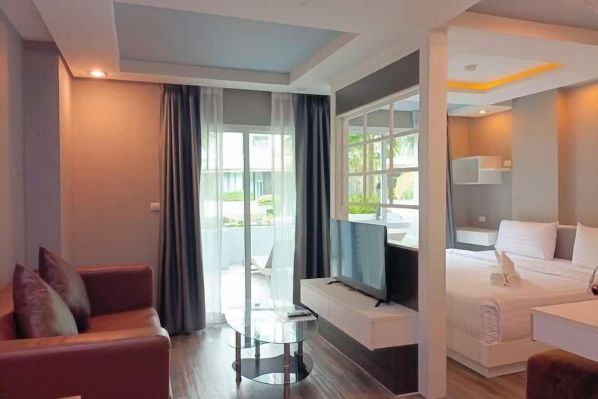 Premium bedding, blackout drapes, soundproofing, WiFi (free)