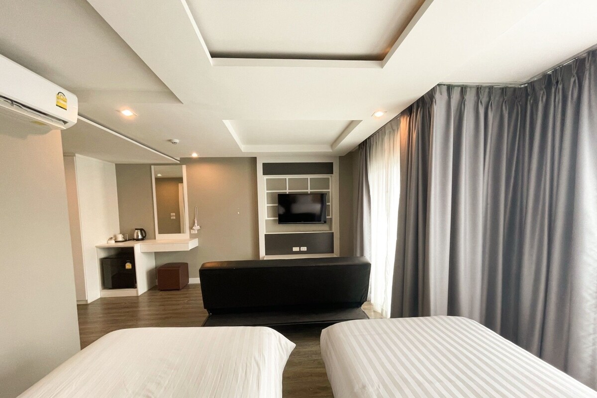 Deluxe Studio Twin | เครื่องนอนระดับพรีเมียม, ผ้าม่านกันแสง, ห้องเก็บเสียง, Wi-Fi ฟรี