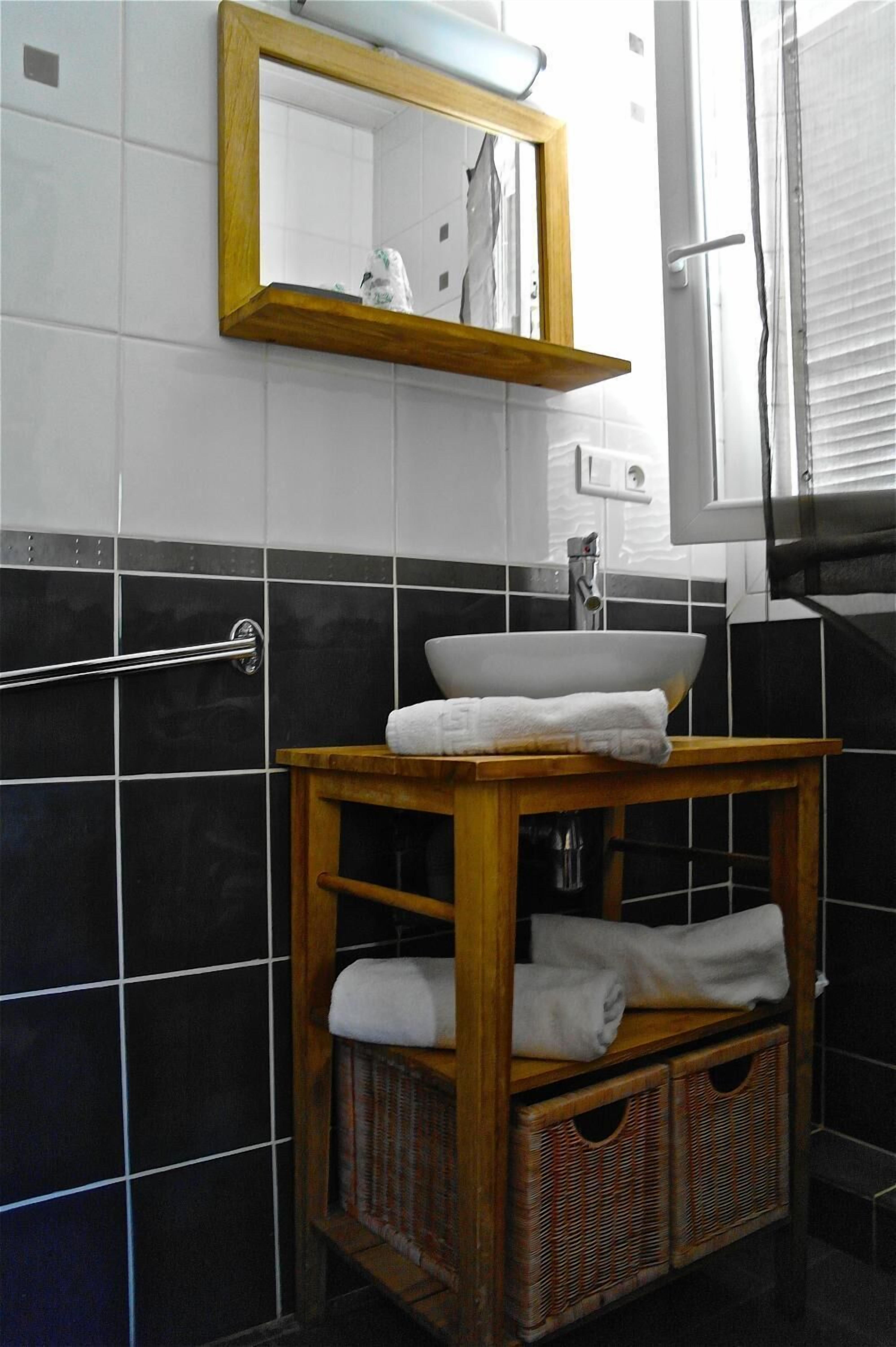 shower, rainfall showerhead, towels