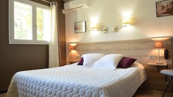 Materassi in memory foam, una scrivania, Wi-Fi gratuito, lenzuola