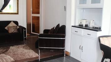 Căn hộ, 1 phòng ngủ | Bàn, khu vực làm việc phù hợp cho laptop