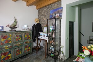 Lobby - La Casa sul Sasso (Dervio)