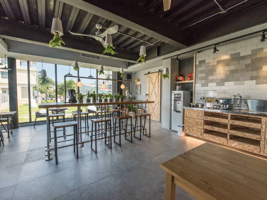 Daily full breakfast (TWD 200 per person)