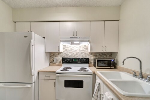 Work, Explore, Retreat. Home Base @ Cherry Creek, Glendale, Denver, DTC 180+ nts