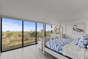 3 室のベッドルーム、アイロン / アイロン台、WiFi、ベッドシーツ