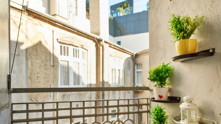 Apartment Green Wall