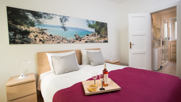 1 chambre, bureau, fer et planche à repasser, Wi-Fi gratuit