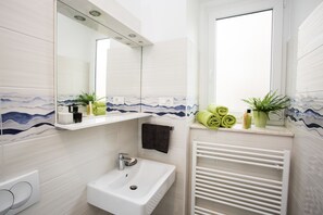 Apartment, 1 Bedroom | Bathroom