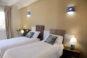 Double Room, Garden View | Premium bedding, minibar, in-room safe, desk - Avion B&B (Elmas)