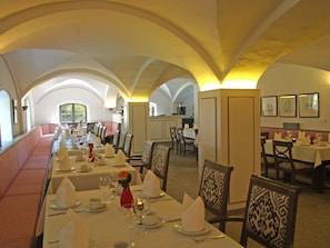 Esmorzar diari d'estil bufet (13 EUR per persona)