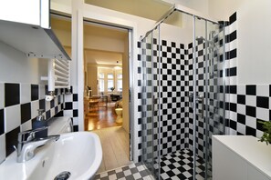Apartment, 1 Bedroom, City View | Bathroom