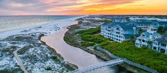 Newly Renovated Watersound Beach Cottage / Private Beach Access with Golf Cart