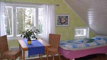 Työpöytä, silitysrauta/-lauta, lisävuoteet, ilmainen Wi-Fi