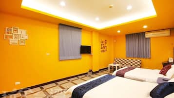 Classic Quadruple Room | 1 bedroom, WiFi (free), bed sheets