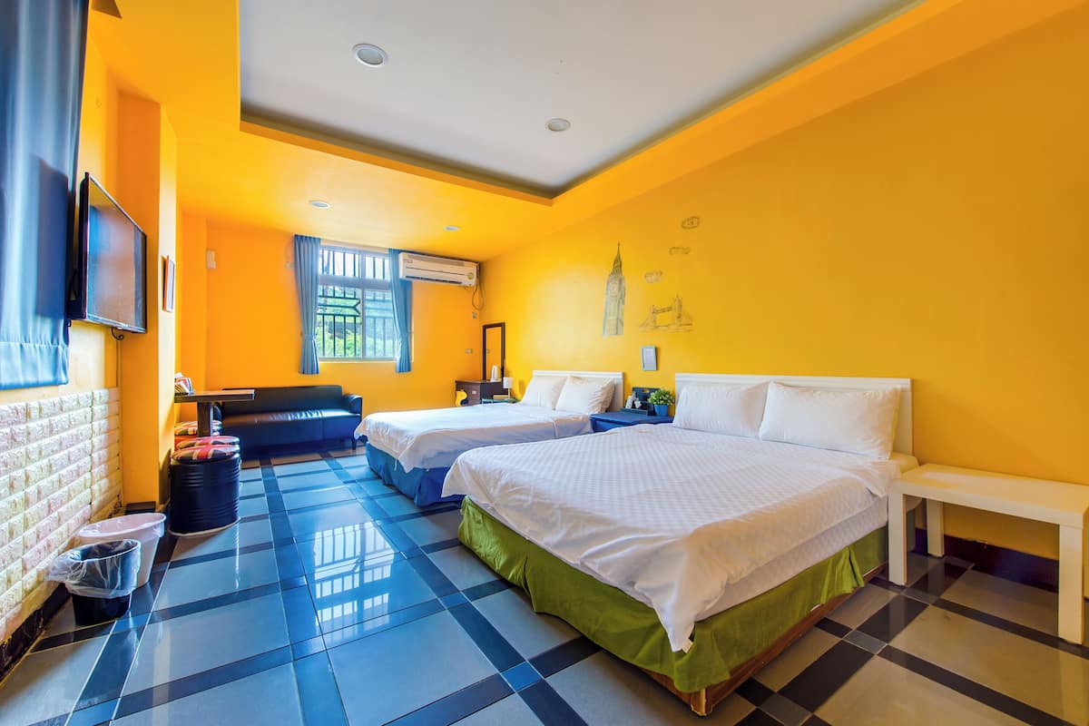 Classic Quadruple Room | 1 bedroom, free WiFi, bed sheets
