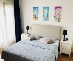 Leilighet, balkong, byutsikt | 1 soverom, lydisolert, strykejern/-brett og wi-fi (inkludert)