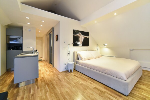 Apartment, City View | Living room