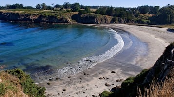 Plage à proximité, chaises longues