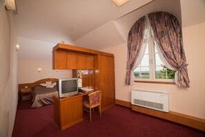 Minibar, in-room safe, desk, free cribs/infant beds