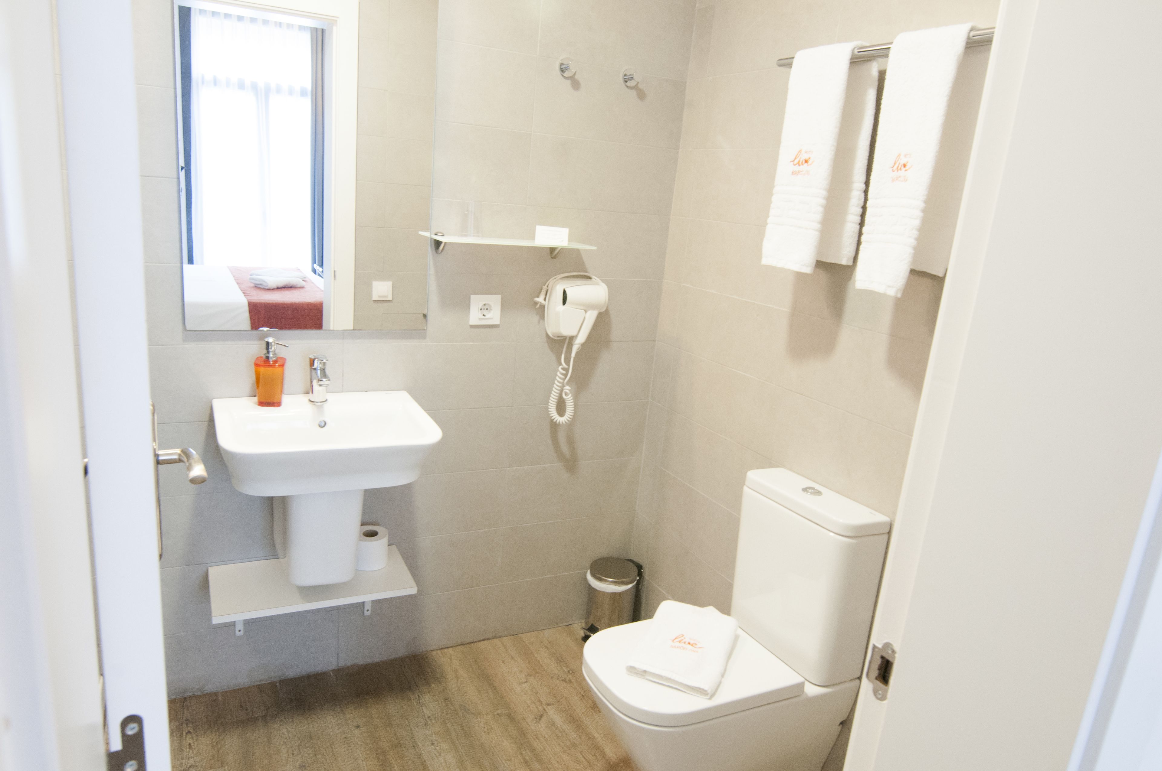 Foto - Hostal Live Barcelona