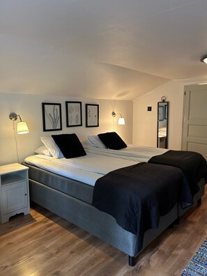 Een douche, gratis toiletartikelen, een haardroger, pantoffels