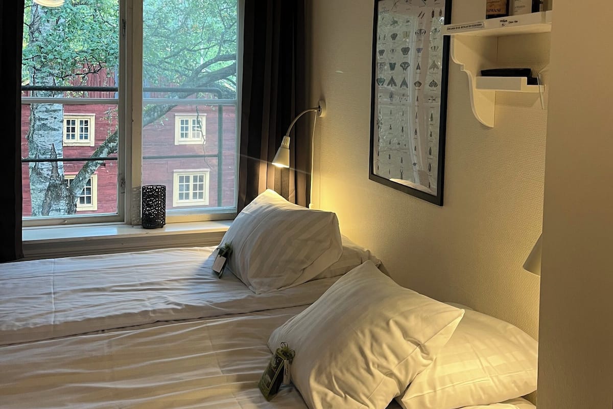 Minibar, blackout drapes, iron/ironing board, free WiFi