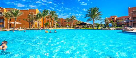 3 piscinas al aire libre