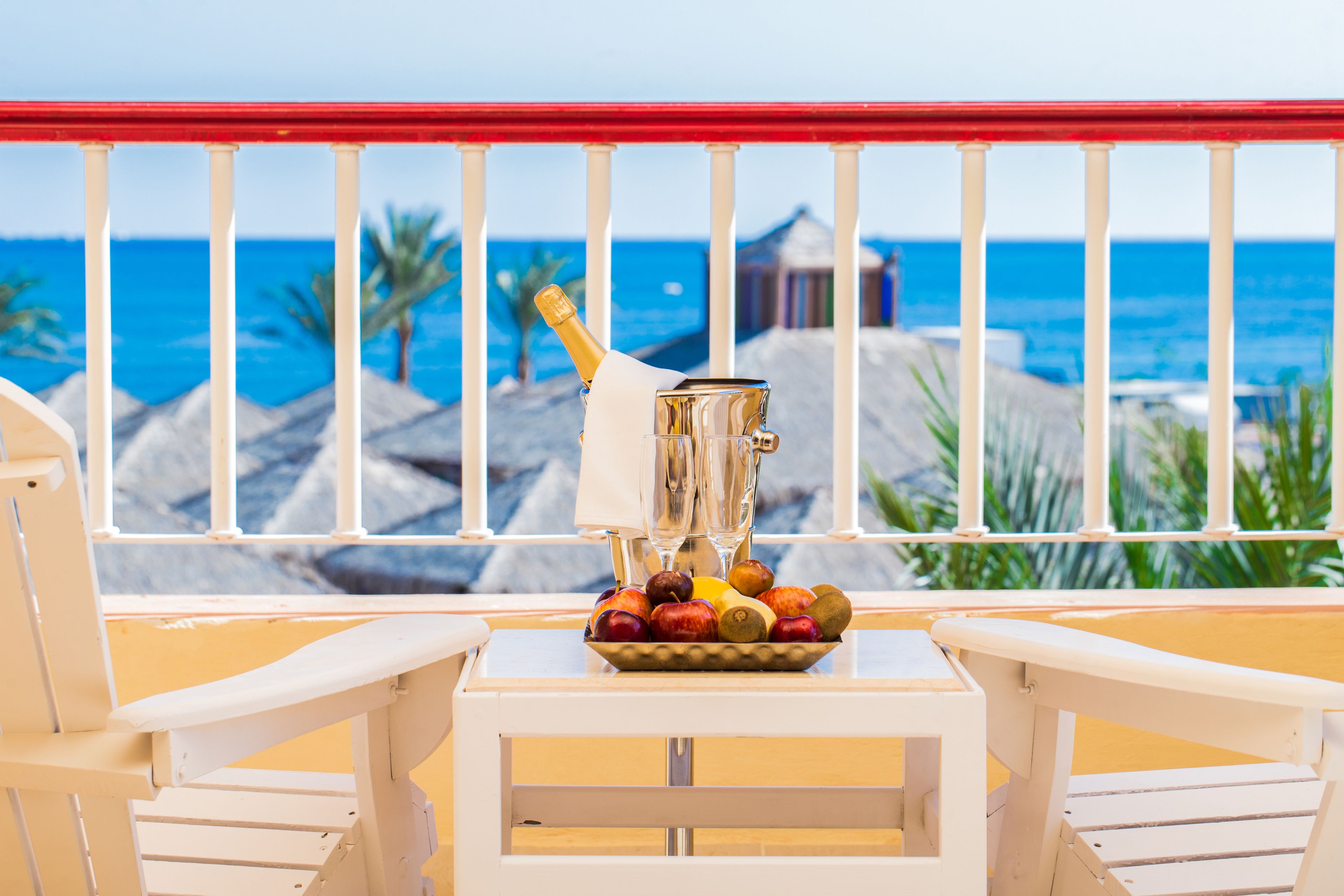 Standard Double or Twin Room with Corner Sea View | Parveke