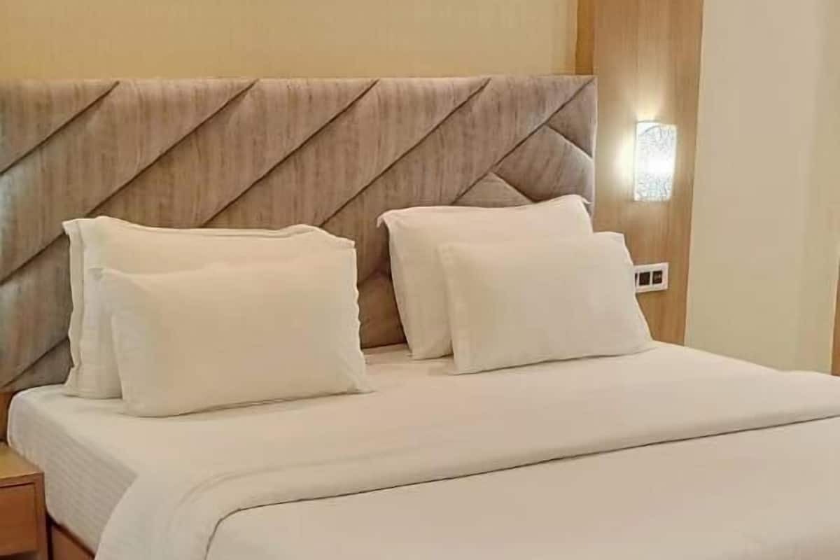 客房內保險箱、書桌、熨斗/熨衣板、折疊床/加床
