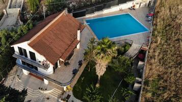Piscina stagionale all'aperto, ombrelloni da piscina