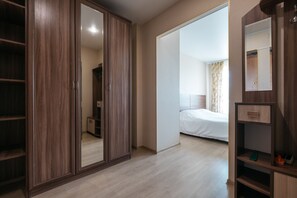 Economy Studio | Iron/ironing board, free WiFi - Apartment Etazhydaily Yumasheva-Papanina (Yekaterinburg)