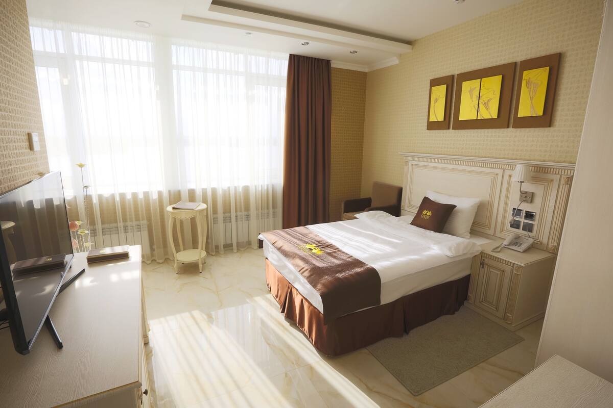 In-room safe, desk, blackout curtains, rollaway beds