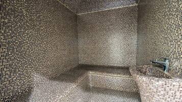 Turkish bath/hammam, hydrotherapy, body scrubs, massages