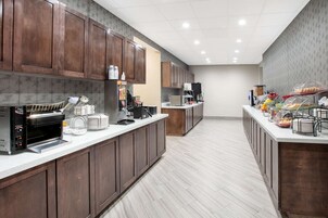 Free daily continental breakfast