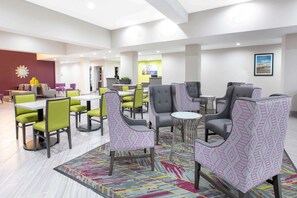 Lobby - Wingate by Wyndham Corpus Christi (Corpus Christi)