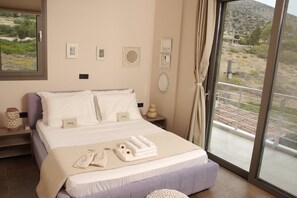 Luxury Duplex, 3 Bedrooms, Ensuite, Executive Level | 1 bedroom, premium bedding, minibar, in-room safe - Villa Sunset Lagonisi (Saronikos)