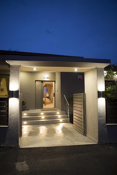 日落拉戈尼西别墅酒店