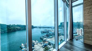 2 bedrooms, laptop workspace, free WiFi