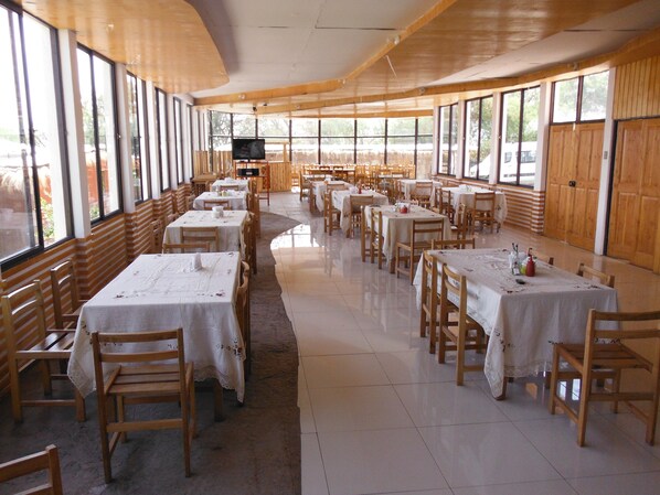 Tägliches inbegriffenes kontinentales Frühstück