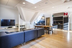 Superior Apartment, 5 Bedrooms | Living area | 55-inch Smart TV with digital channels, TV, Netflix - Kings Garden 2 by Daniel&Jacob’s (Copenhagen)