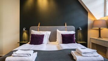 Superior Apartment, 5 Bedrooms | 5 bedrooms, in-room safe, individually decorated, individually furnished