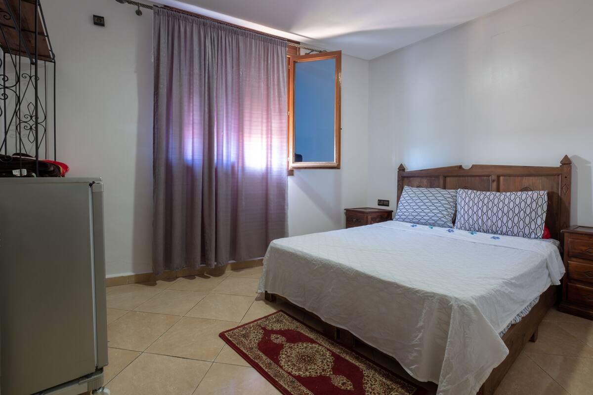 Basic Suite, 1 Bedroom (Hora 2) | Blackout drapes, soundproofing, iron/ironing board (on request)