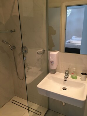 Bathroom - GardenEden - Apartments (Vienna)