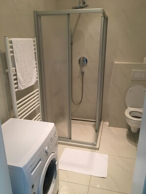 Wonderful Top 23  | Bathroom | Shower, towels - GardenEden - Apartments (Vienna)