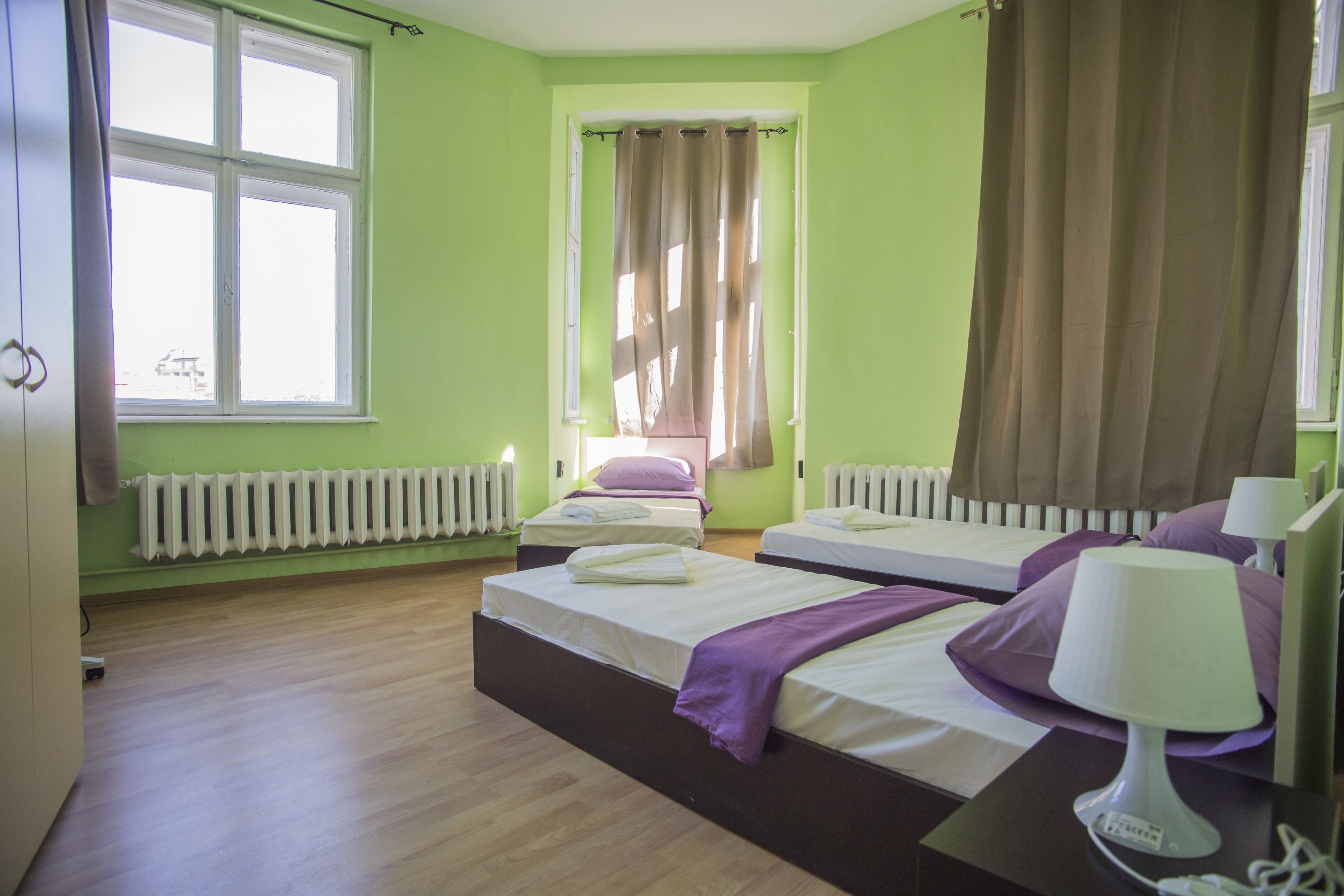 Classic Triple Room, 3 Single Beds, City View | Free WiFi, bed sheets