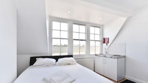Family Double or Twin Room, Mixed Dorm | Cots/infant beds, rollaway beds, free WiFi - The Brixton Rooms - Hostel (London)