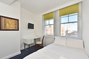 Cots/infant beds, rollaway beds, free WiFi - The Brixton Rooms - Hostel (London)